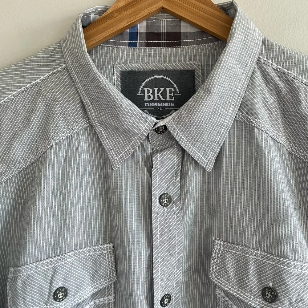 BKE Men's Athletic Fit Long Sleeve Button Up Gray/White Striped Shirt - Picture 6 of 11